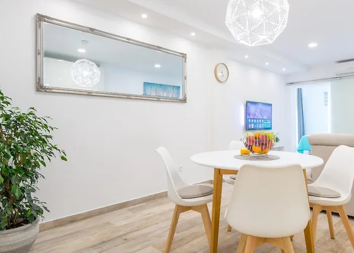 Tophill Deluxe Apartament *