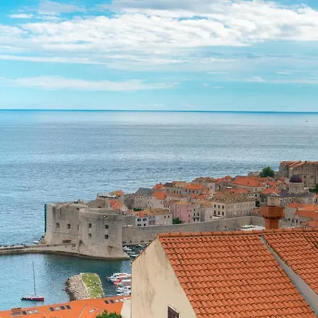 Tophill Deluxe Apartament